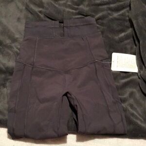 Lululemon - Train times 7/8 pants
